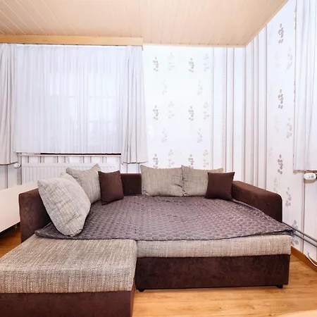 Cosy In With Terrace And Garden Apartmán *